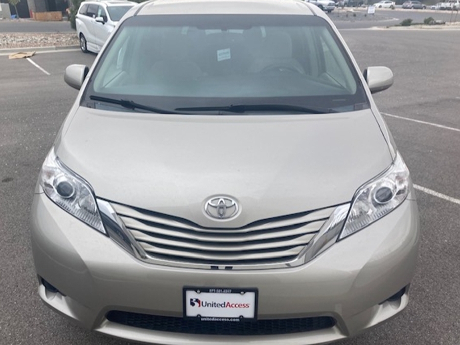 Used 2015 Toyota Sienna LE - VMI Side Entry Entry In Floor Automatic Ramp