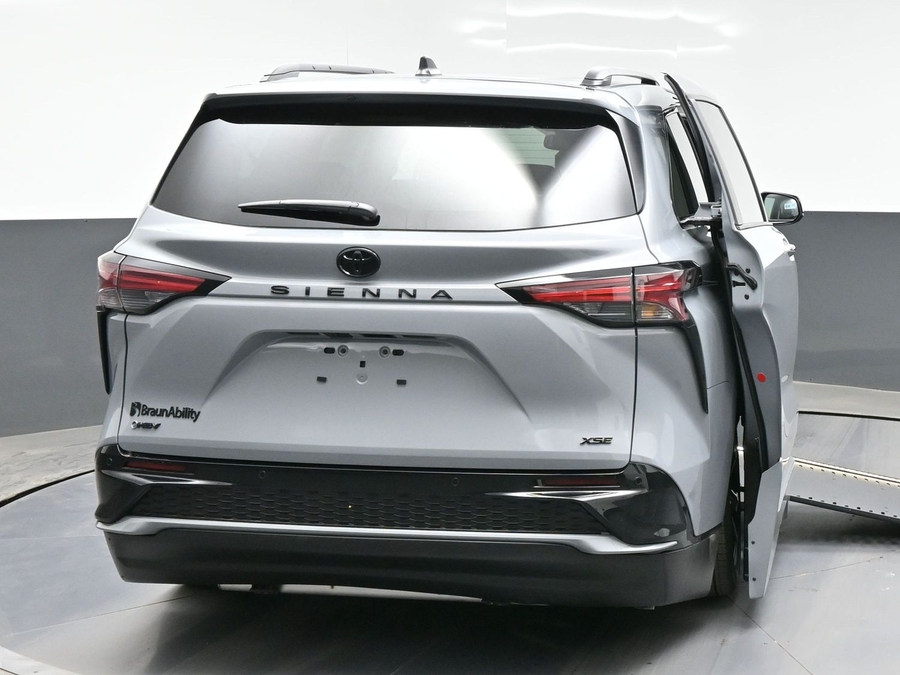 New 2026 Toyota Sienna Hybrid XSE Sport - BraunAbility Side Entry Entry In Floor Automatic Ramp