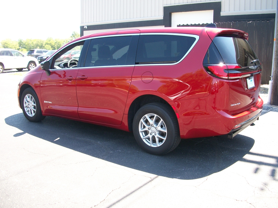 Red Chrysler Pacifica image number 5
