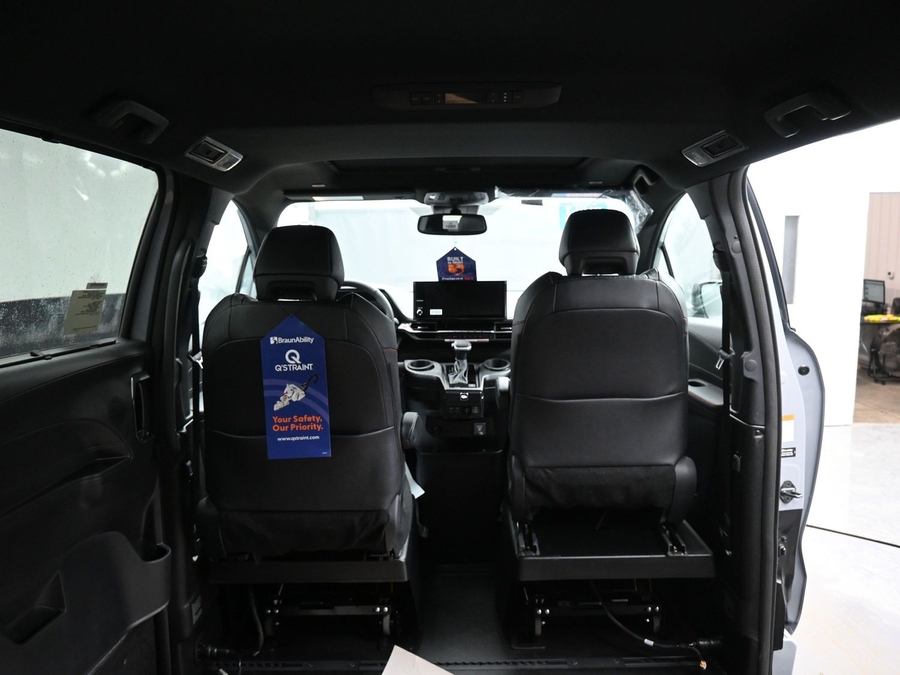 New 2026 Toyota Sienna Hybrid XSE Sport - BraunAbility Side Entry Entry Fold Out Automatic Ramp