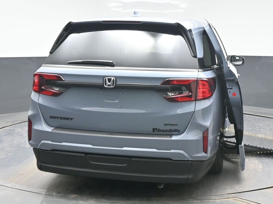 New 2026 Honda Odyssey Sport - BraunAbility Side Entry Entry In Floor Automatic Ramp
