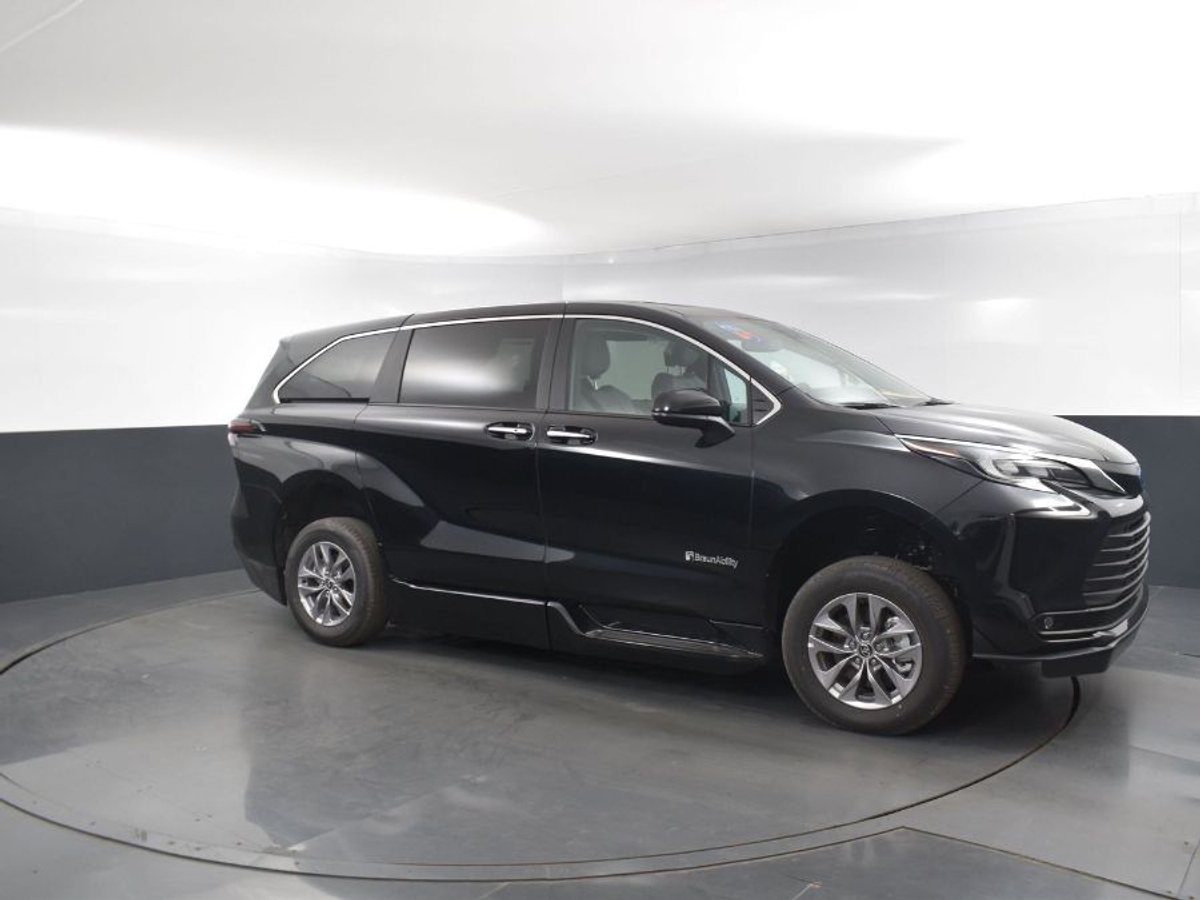 2025 TOYOTA SIENNA - Image 18