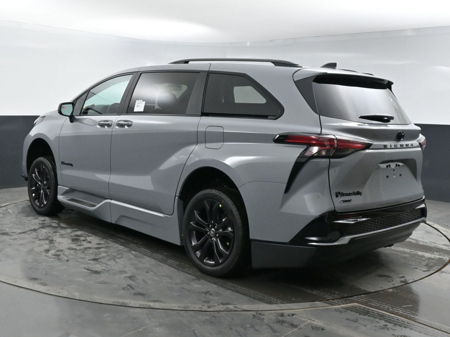 New 2026 Toyota Sienna Hybrid XSE Sport - BraunAbility Side Entry Fold Out Automatic Ramp