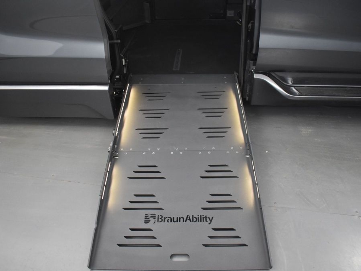 2025 TOYOTA SIENNA - Image 11