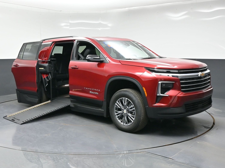 New 2026 Chevrolet Traverse 1LT - BraunAbility Side Entry In Floor Automatic Ramp