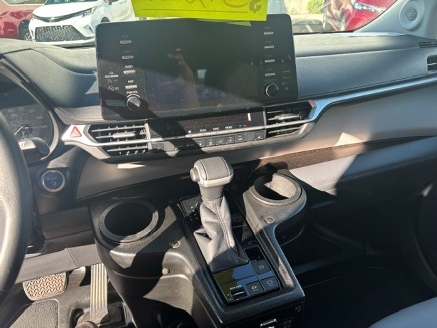 Used 2021 Toyota Sienna Hybrid XLE - BraunAbility Side Entry Fold Out Automatic Ramp