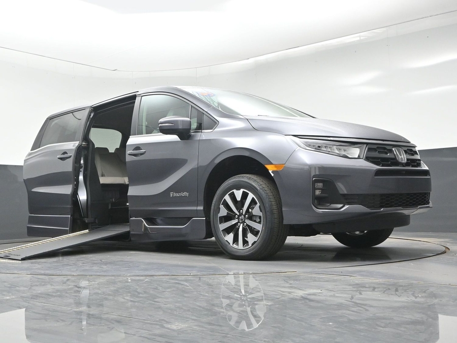 Grey Honda Odyssey image number 12