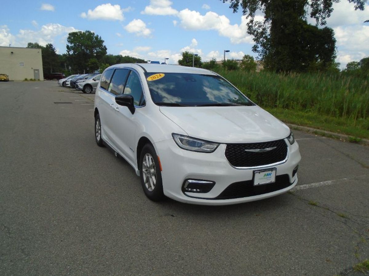 2024 CHRYSLER PACIFICA - Image 8