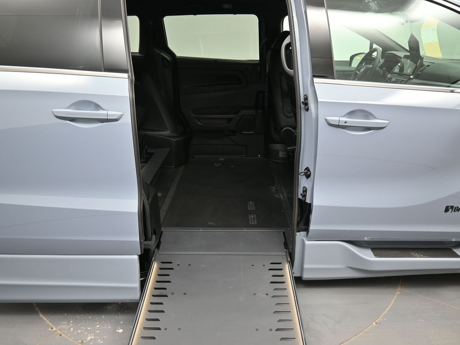 New 2026 Honda Odyssey Sport - BraunAbility Side Entry Entry In Floor Automatic Ramp