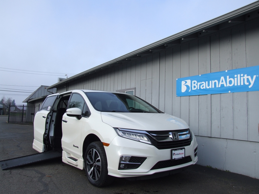 Used 2019 Honda Odyssey Elite - BraunAbility Side Entry Entry In Floor Automatic Ramp