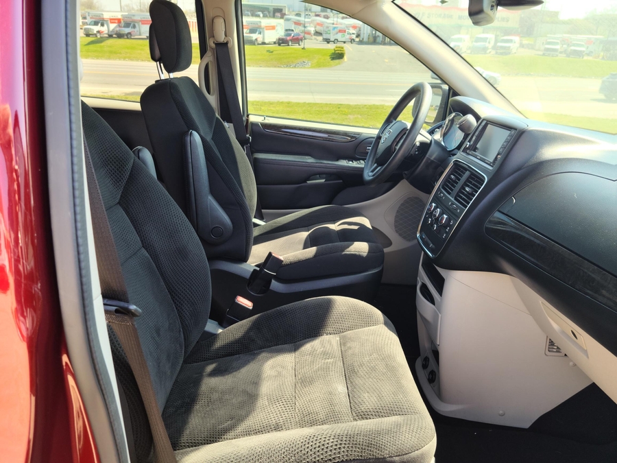 Used 2019 Dodge Grand Caravan SE - International Mobility Rear Entry Entry Fold Out Manual Ramp