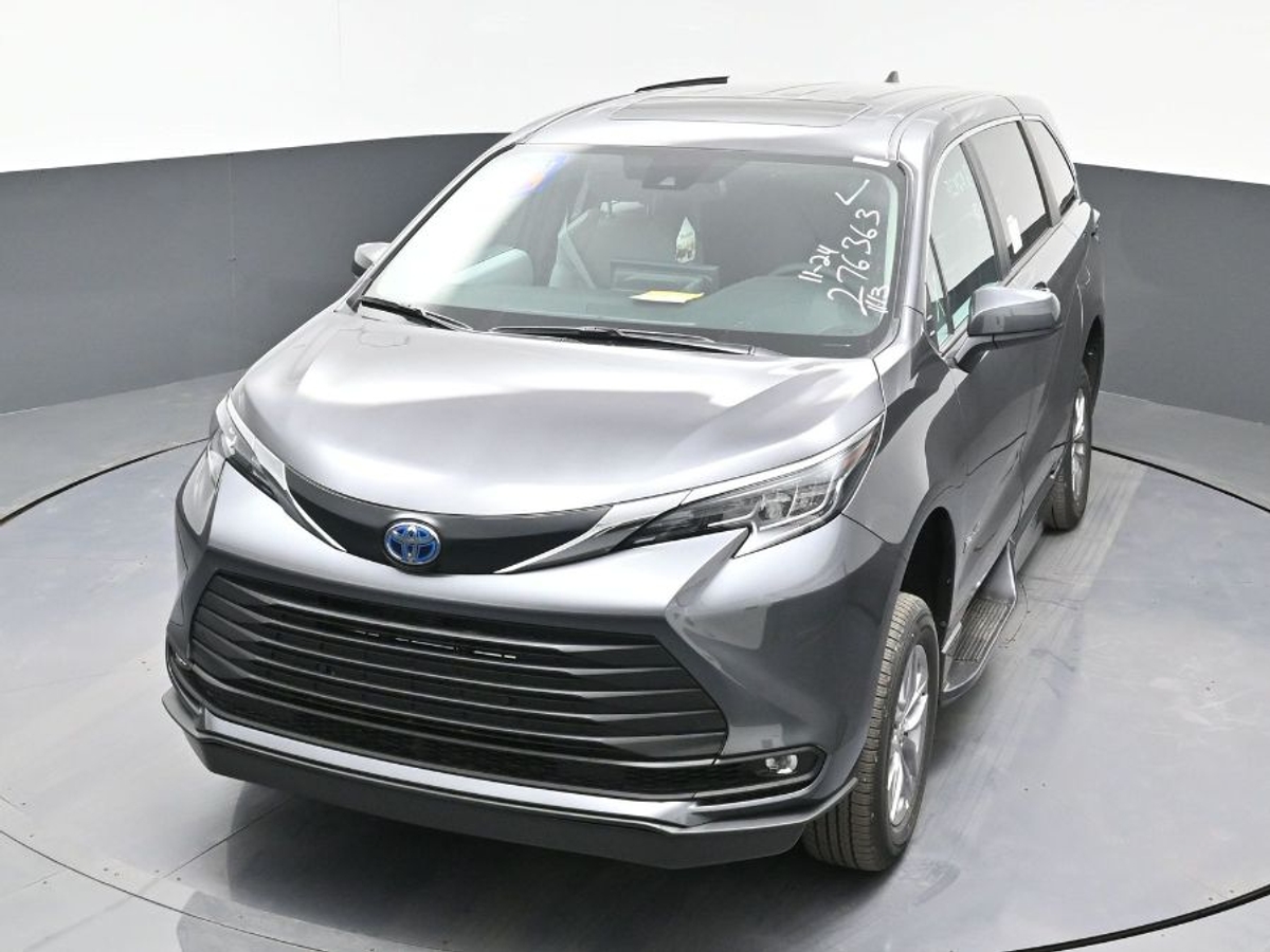 2025 TOYOTA SIENNA - Image 10