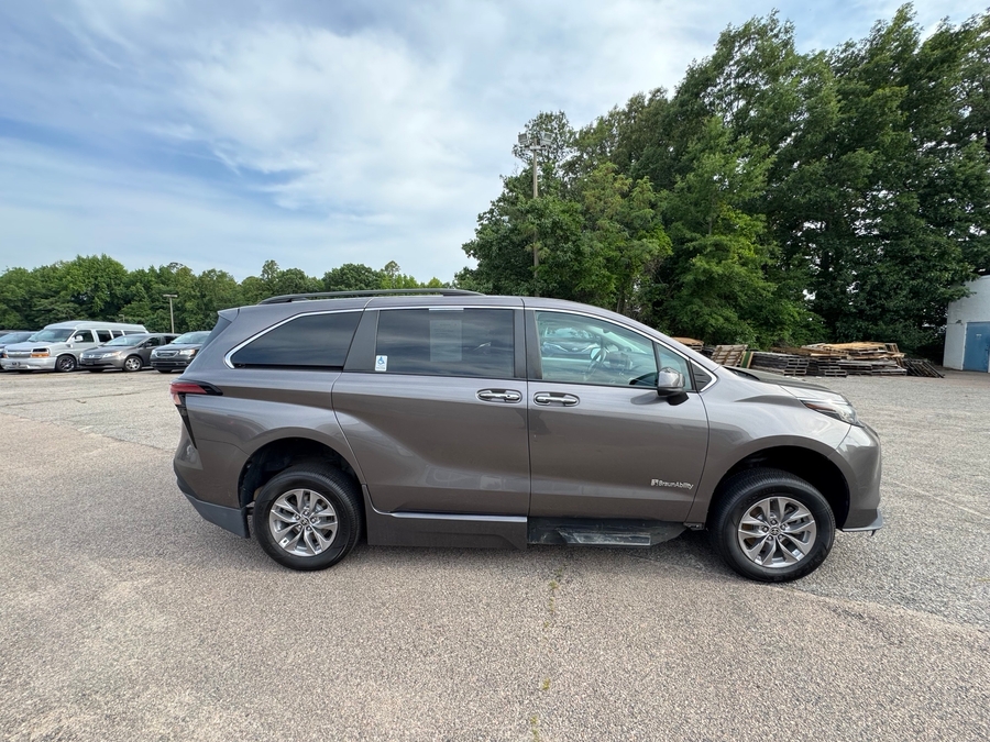 Grey Toyota Sienna with Side Entry Automatic Fold Out ramp