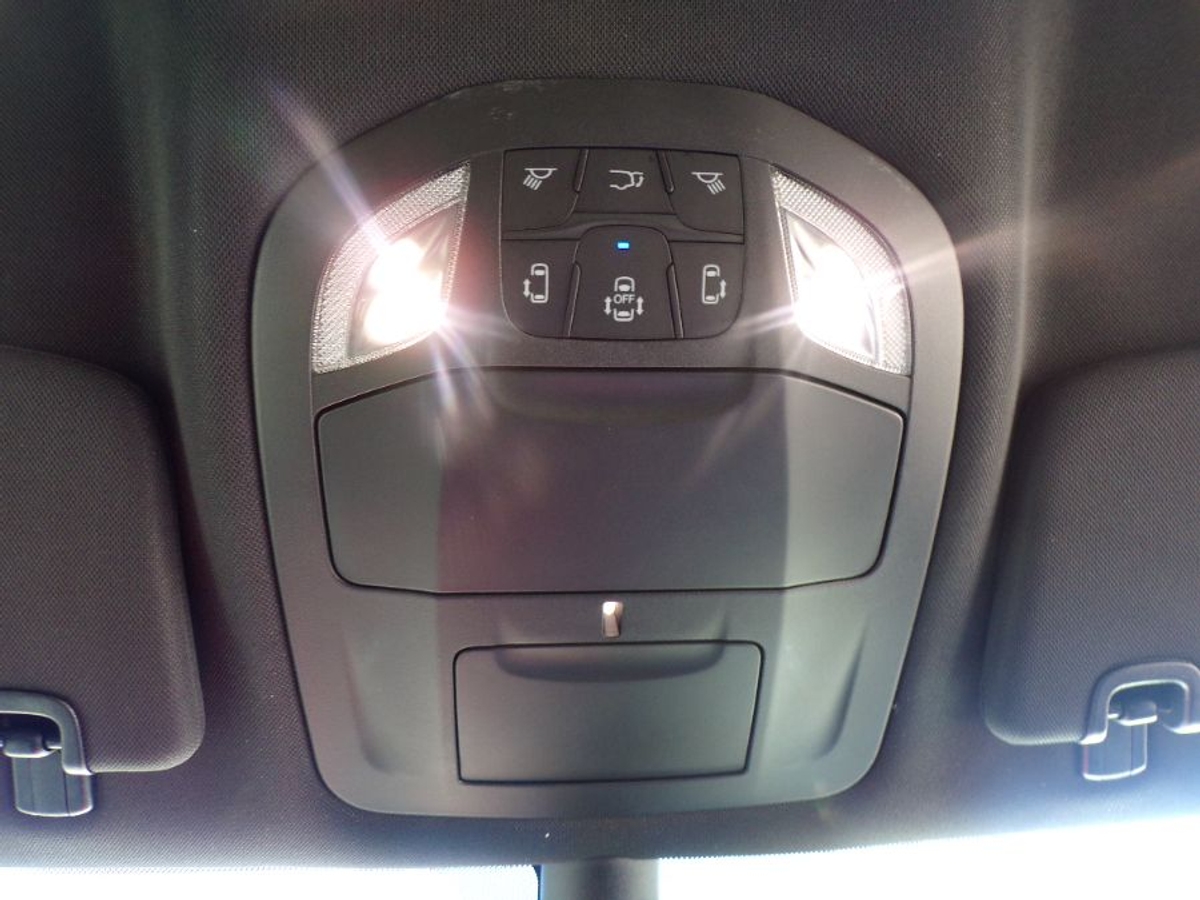 2025 CHRYSLER PACIFICA - Image 17