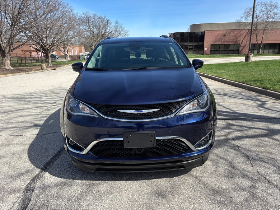 Used 2020 Chrysler Pacifica Touring L Plus - BraunAbility Side Entry Entry In Floor Automatic Ramp