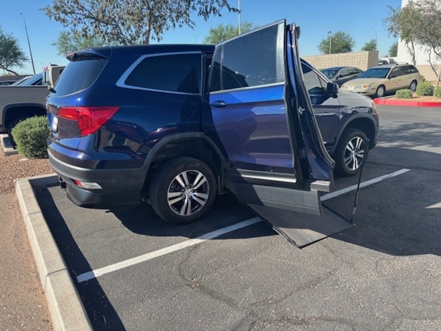 Used 2018 Honda Pilot EX-L - VMI Side Entry Entry In Floor Manual Ramp