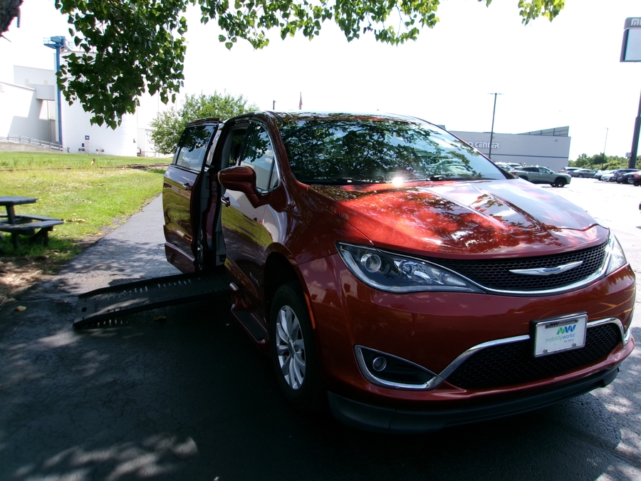 2018 Chrysler Pacifica Touring Plus - Photo 14