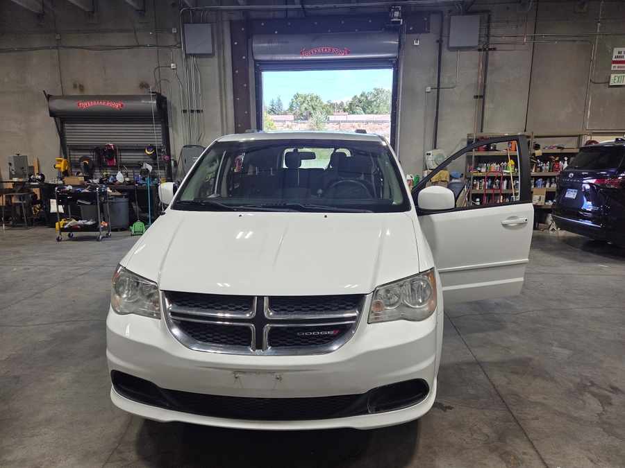 Used 2014 Dodge Grand Caravan SXT - VMI Side Entry In Floor Automatic Ramp