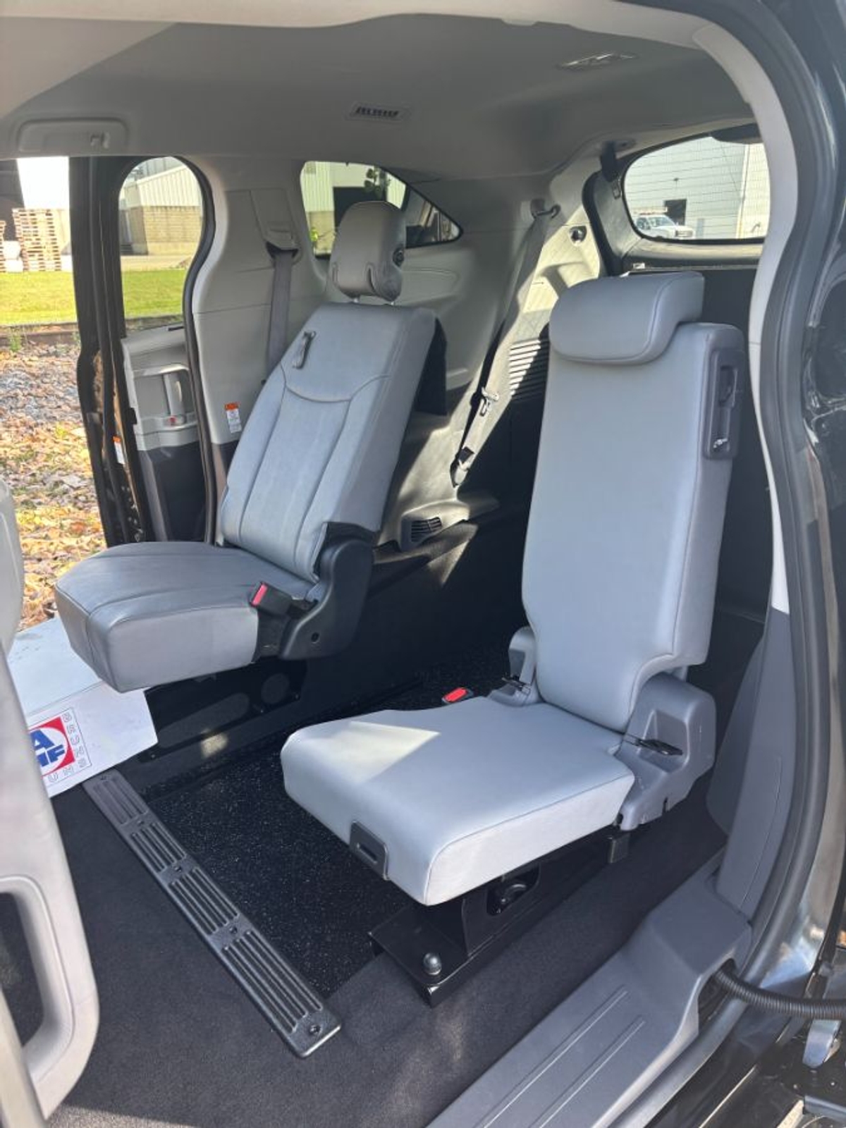 Black Toyota Sienna image number 11