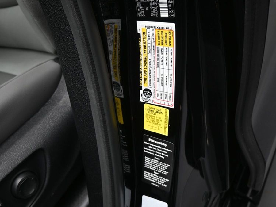 Black Toyota Sienna image number 13