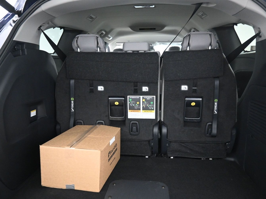 New 2026 Toyota Sienna Hybrid LE - BraunAbility Side Entry Fold Out Automatic Ramp
