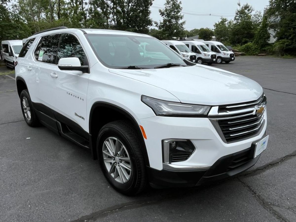 2023 CHEVROLET TRAVERSE - Image 3
