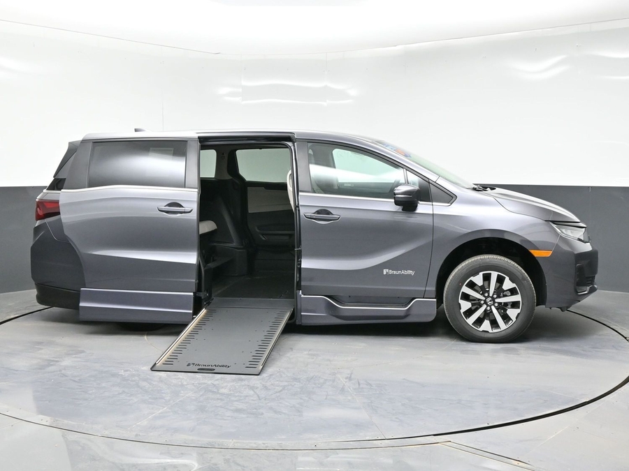 Grey Honda Odyssey image number 7