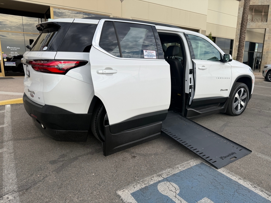Used 2022 Chevrolet Traverse 3LT - BraunAbility Side Entry In Floor Automatic Ramp