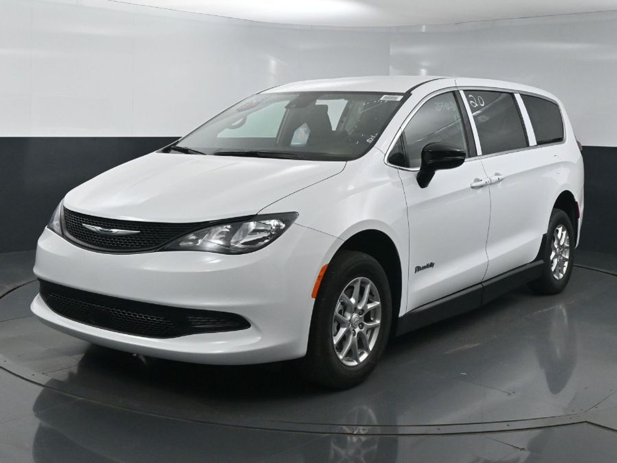 2025 CHRYSLER VOYAGER - Image 4