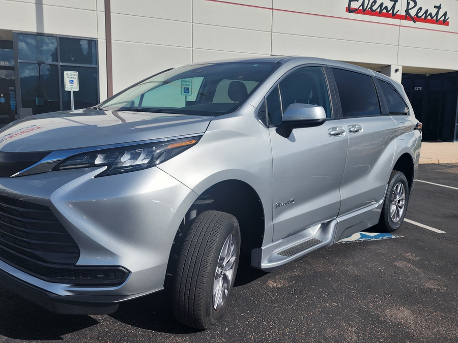 Used 2024 Toyota Sienna Hybrid LE Base - BraunAbility Side Entry Fold Out Automatic Ramp