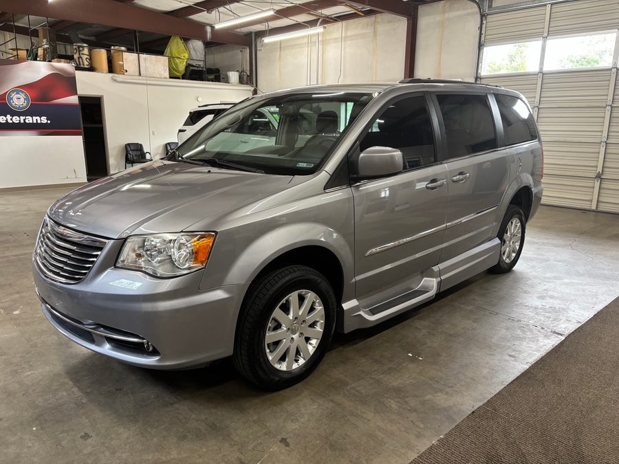 Used 2016 Chrysler Town and Country Touring - VMI Side Entry Entry In Floor Automatic Ramp