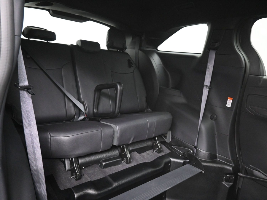 Grey Toyota Sienna image number 9