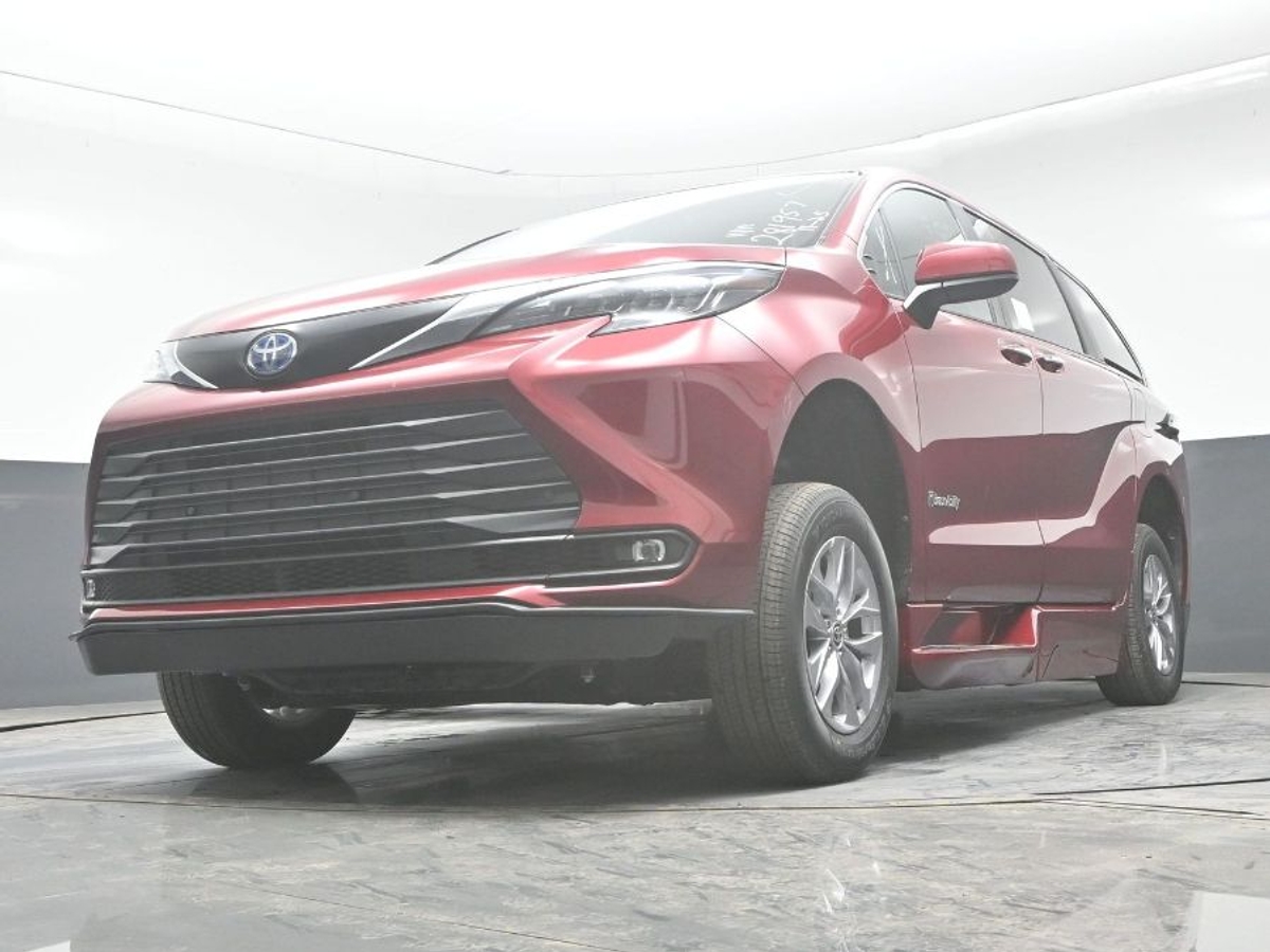 2025 TOYOTA SIENNA - Image 23