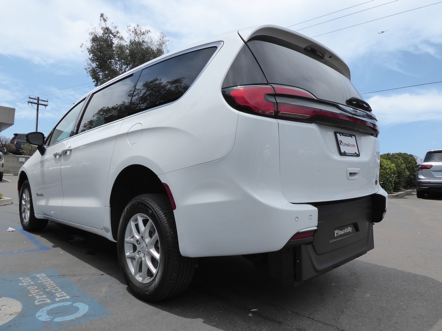 Used 2025 Chrysler Pacifica Select Safety - BraunAbility Rear Entry Fold Out Manual Ramp