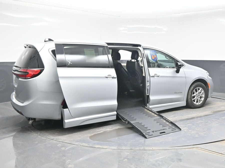 Used 2024 Chrysler Pacifica Touring L - BraunAbility Side Entry Entry Fold Out Automatic Ramp