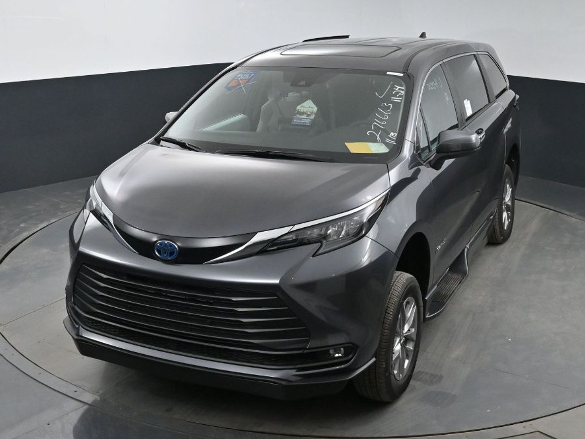 2025 TOYOTA SIENNA - Image 23