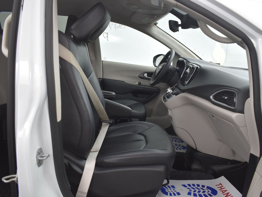 Used 2024 Chrysler Pacifica Touring L - BraunAbility Side Entry Entry Fold Out Automatic Ramp