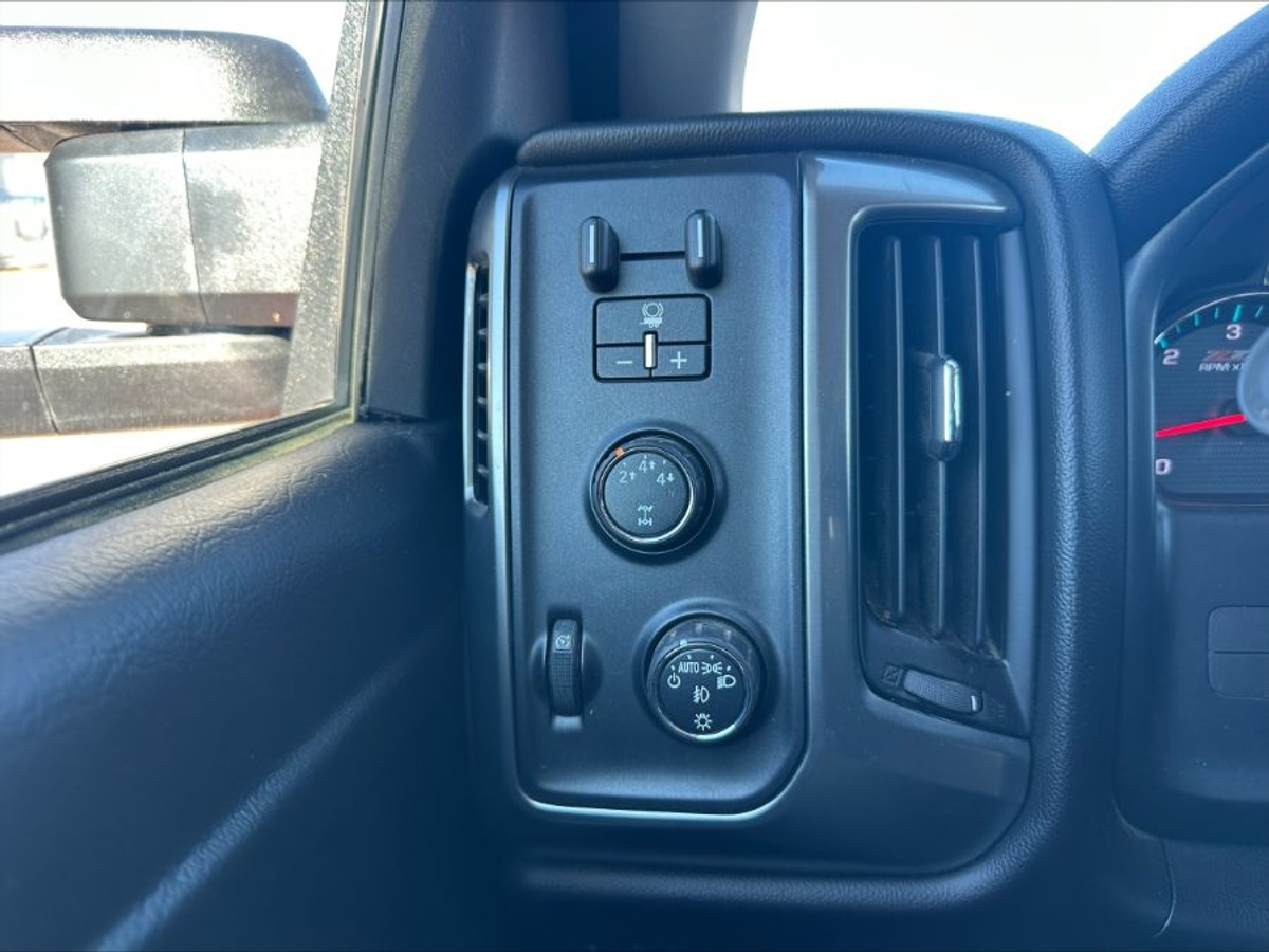 2016 CHEVROLET SILVERADO - Image 19