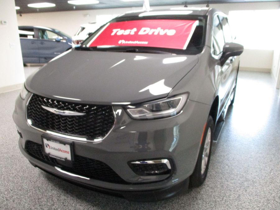 Used 2023 Chrysler Pacifica Touring L - BraunAbility Side Entry Entry Fold Out Automatic Ramp