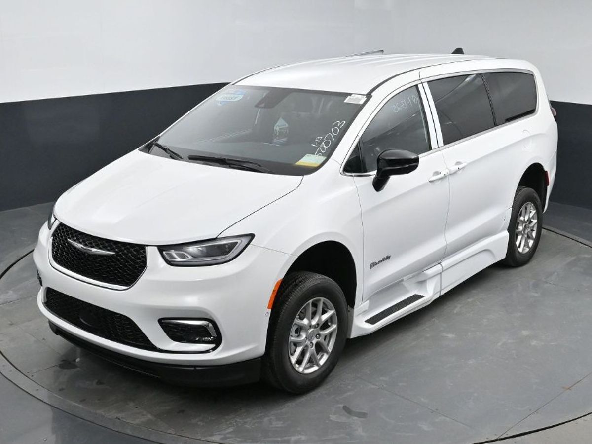 2025 CHRYSLER PACIFICA - Image 15