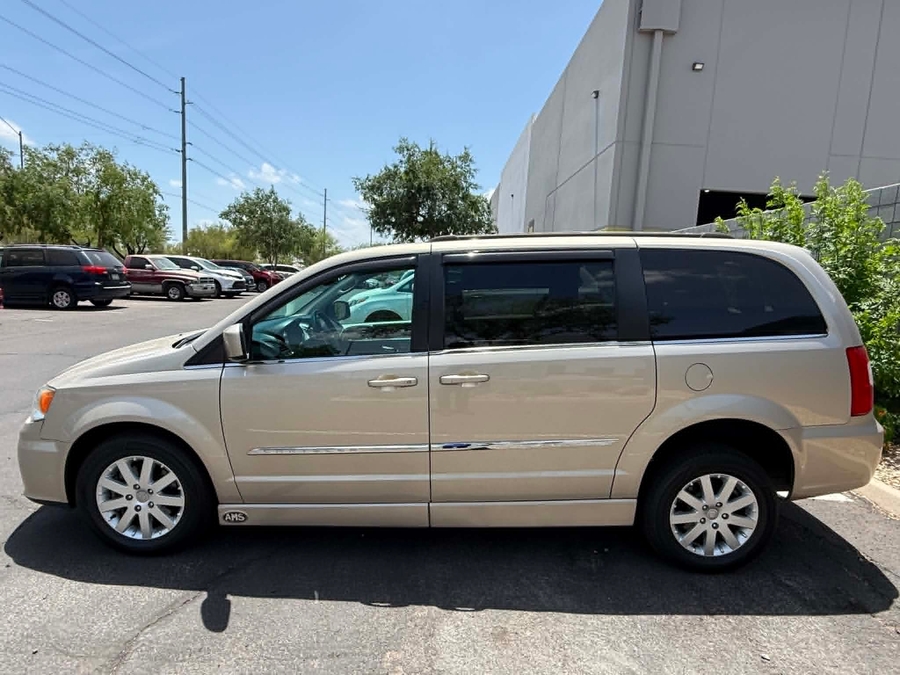 Used 2015 Chrysler Town and Country Touring - AMS Side Entry Entry Fold Out Automatic Ramp