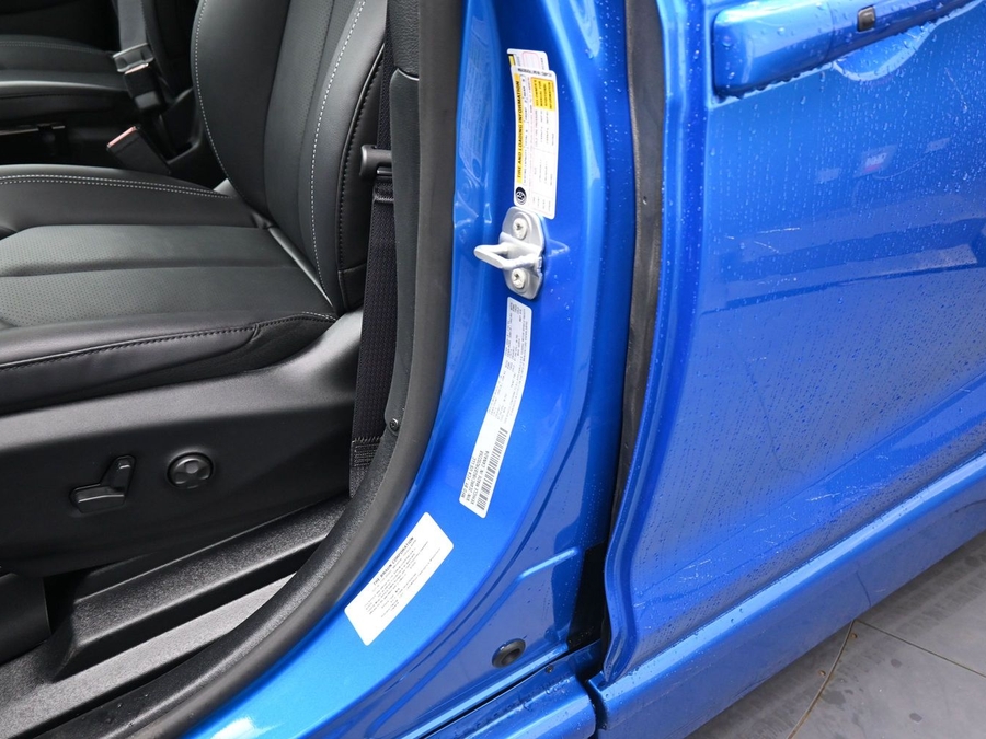 New 2026 Chrysler Pacifica Select Plus - BraunAbility Side Entry Entry Fold Out Automatic Ramp