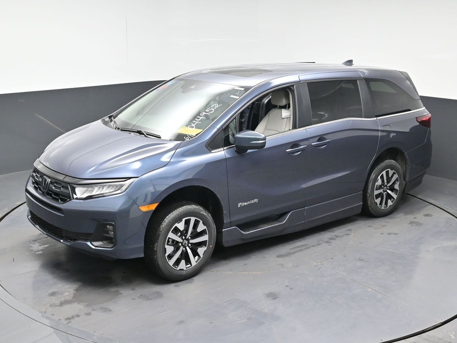 Blue Honda Odyssey image number 20