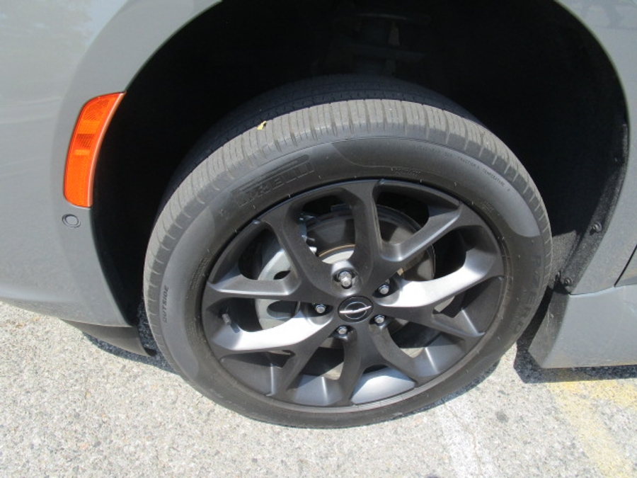 Used 2023 Chrysler Pacifica Touring L - VMI Side Entry Entry In Floor Automatic Ramp