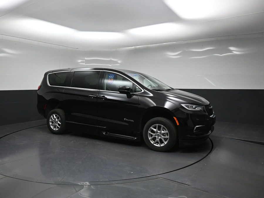 Used 2024 Chrysler Pacifica Touring L - BraunAbility Side Entry In Floor Automatic Ramp