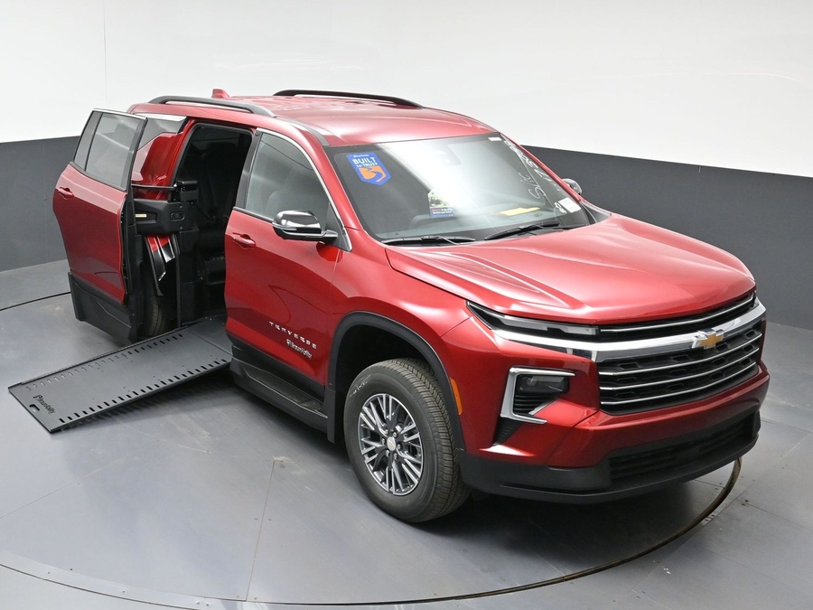 New 2026 Chevrolet Traverse 1LT - BraunAbility Side Entry In Floor Automatic Ramp