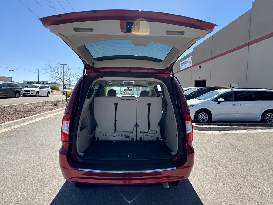 Used 2015 Chrysler Town and Country Touring-L - BraunAbility Side Entry Entry In Floor Automatic Ramp