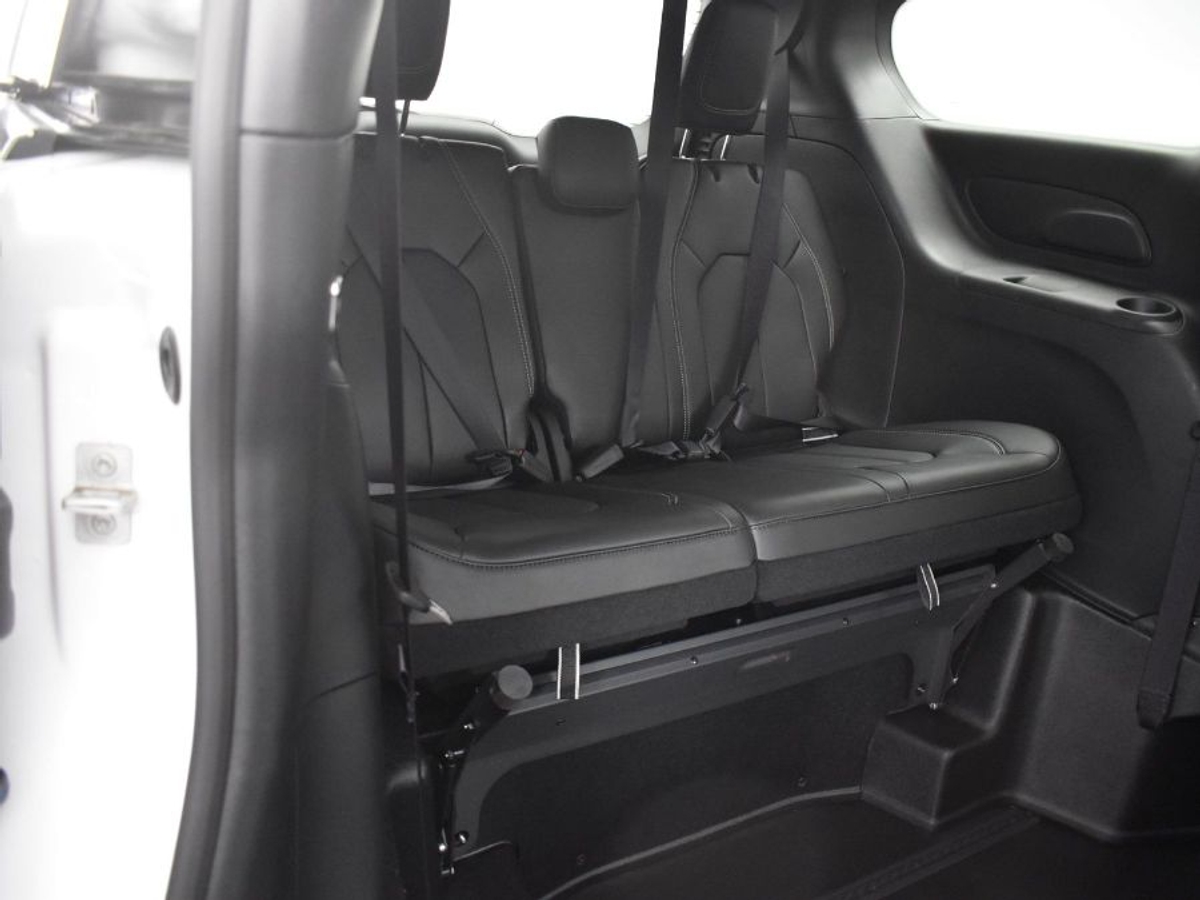 2025 CHRYSLER PACIFICA - Image 10