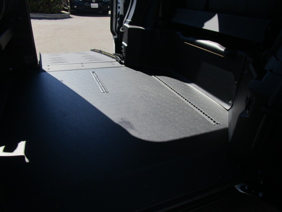 New 2025 Toyota Sienna Hybrid Platinum - BraunAbility Side Entry Entry In Floor Automatic Ramp