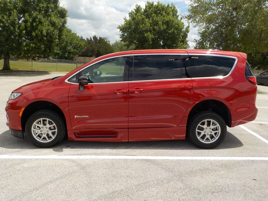 Red Chrysler Pacifica image number 26